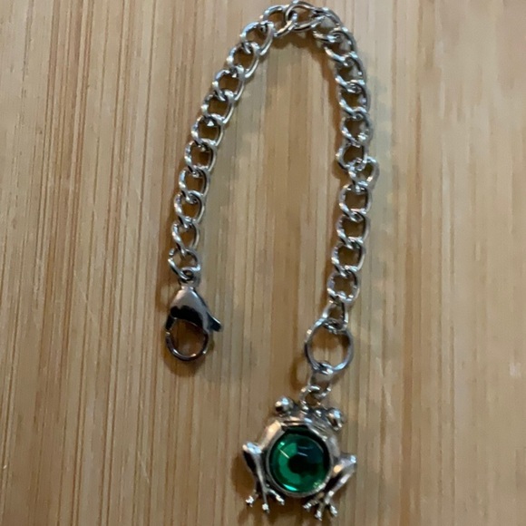 Hand Crafted Stanley Cup Charm Frog with Emerald Stone Cup Handle Green Silver - Picture 1 of 8